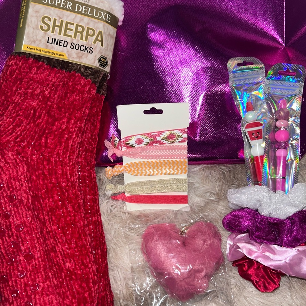 NEW - Hello Kitty Pink OWALA + Accessories Gift Bag Set -Bundle Lot Mystery Box - Picture 4 of 5